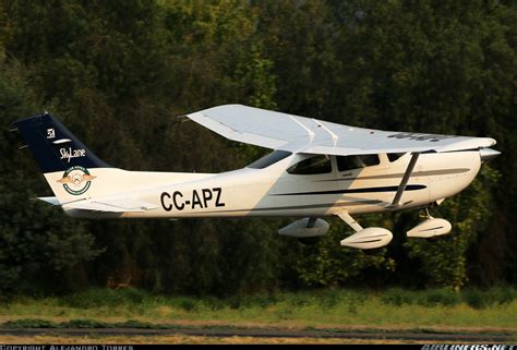 Cessna 182T - | Aviation Photo #4210639 | Airliners.net