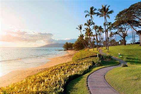 Is November a Good Time To Go to Hawaii? - The Family Vacation Guide