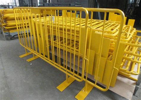 Retractable Steel Barricades Crowd Control / Metal Pedestrian Barriers ...