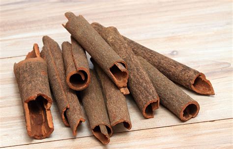 Cassia | Description, Spice, Cinnamon, Uses, Processing, & Facts ...