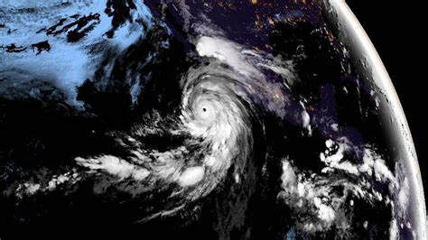 Powerful Hurricane Hilary to weaken before reaching California Sunday