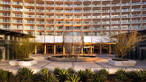 Fairmont Century Plaza – Hotel Review | Condé Nast Traveler