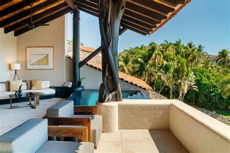 Thompson Zihuatanejo - SmartFlyer Luxury Resorts in Zihuatanejo Mexico