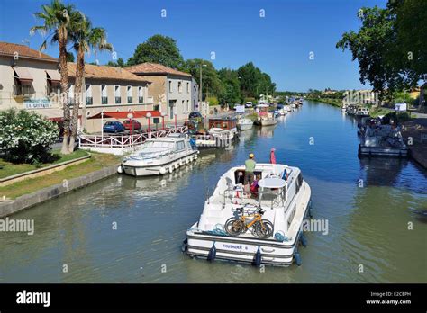 France, Herault, Villeneuve les Beziers, Canal du Midi, UNESCO, yacht ...