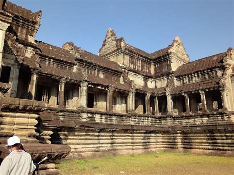 Angkor Wat Khmer architecture eastern gallery entrance 04