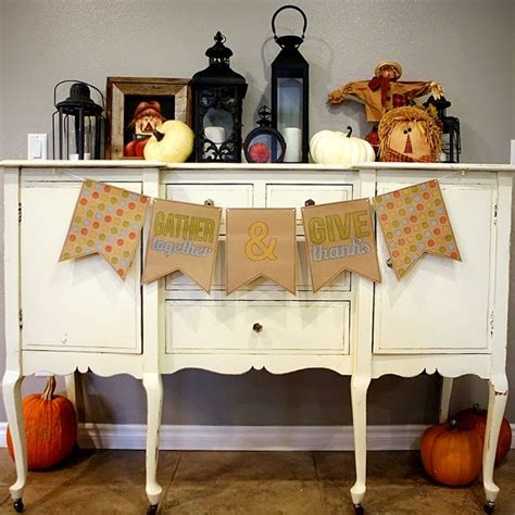 18 DIY Thanksgiving Banners - The Girl Creative