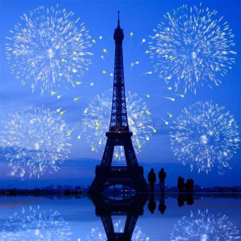 Paris Fireworks at Eiffel Tower Editorial Photography - Image of ...