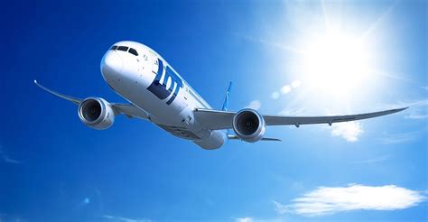 LOT Polish Airlines and Thales sign a nine-year IFE turnkey maintenance ...