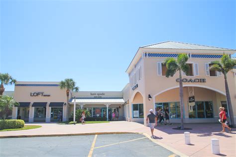 Do Business at Ellenton Premium Outlets®, a Simon Property.