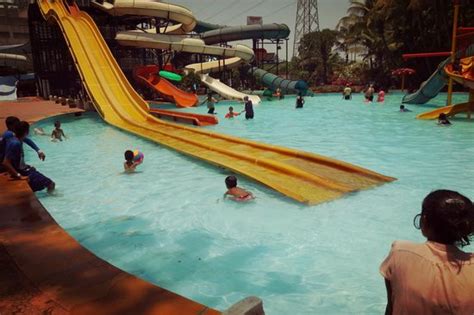 Over ten different waterslides - Picture of Kumar Resort & Water Park ...