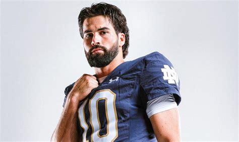 Sam Hartman Selected For Davey O’Brien Watch List – Notre Dame Fighting ...