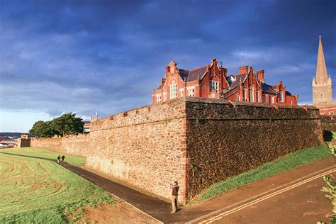 48 Hours in the Historic Walled City of Derry ~ Londonderry, N Ireland ...