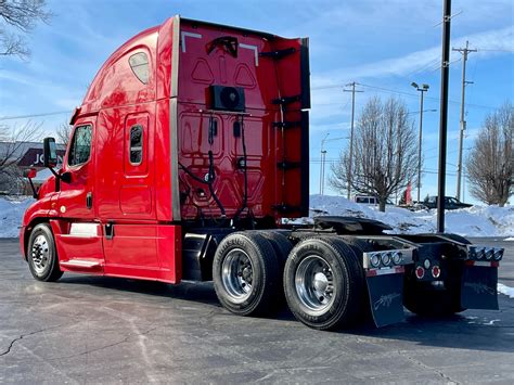 Used 2016 Freightliner Cascadia 125 Evolution Sleeper - Cummins ISX 450 ...