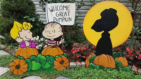 Peanuts HALLOWEEN Charlie brown Yard art decorations Its | Etsy