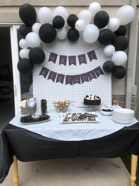 10+ Ideas For A Black And White Party – DECOOMO