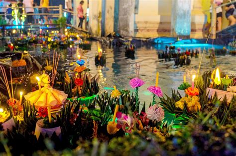 Loy Krathong in Bangkok - The Thai Festival of Lights and Lanterns - Go ...