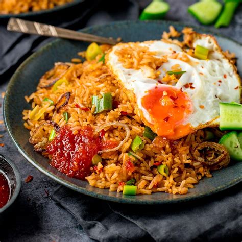 Cơm chiên Nasi Goreng món ăn truyền thống của Indonesia - Tin Tức 365