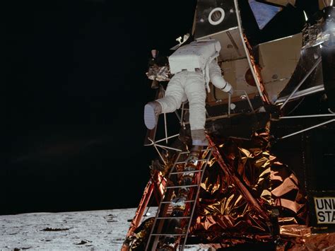 Apollo moon landing photos from 1969 — how NASA pulled it off ...