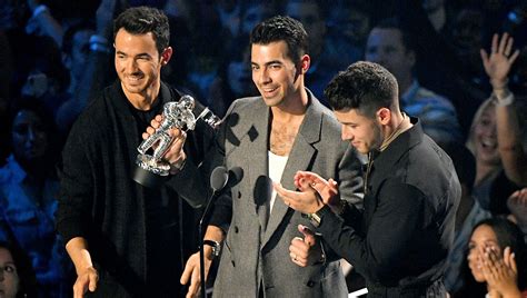 Jonas Brothers Win First-Ever MTV VMAs Award! | 2019 MTV VMAs, Joe ...