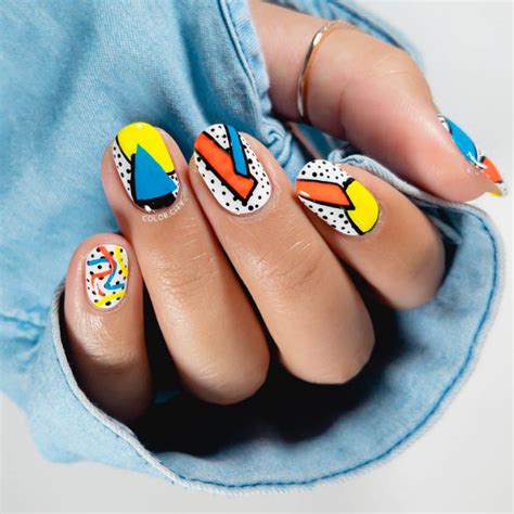 abstract line art nails - Larisa Benedict