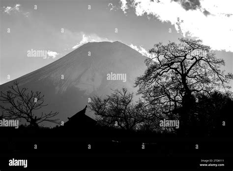 MOUNT FUJI JAPAN Stock Photo - Alamy