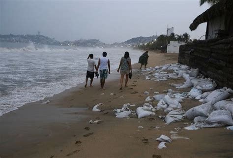 Hurricane Otis barrels toward Mexico's Acapulco as Category 5 storm ...