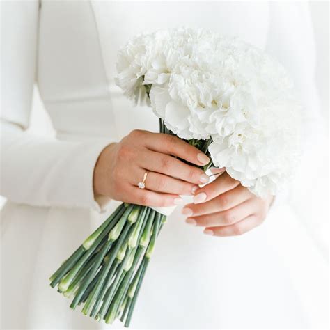 A Nice Day for a White Wedding: The Essential Flower Guide - Stylewatch ...