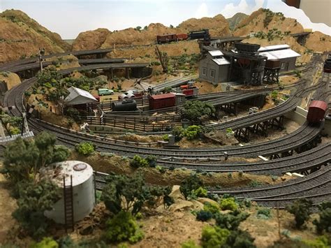 HO scale train layout 6x4 - Model railroad layouts plansModel railroad ...