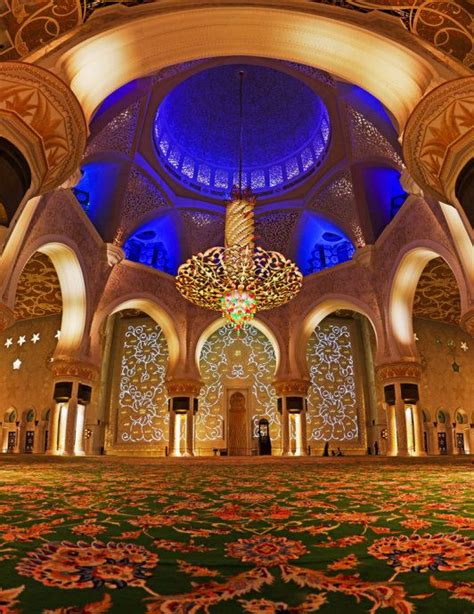 Abu Dhabi's Grand Mosque, from the inside | Architettura islamica ...