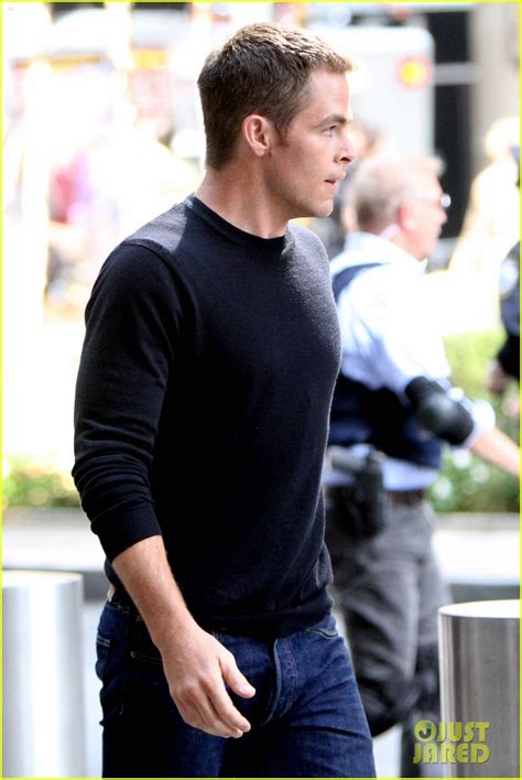 Chris Pine: 'Jack Ryan' Motorcycle Man!: Photo 2712963 | Chris Pine ...