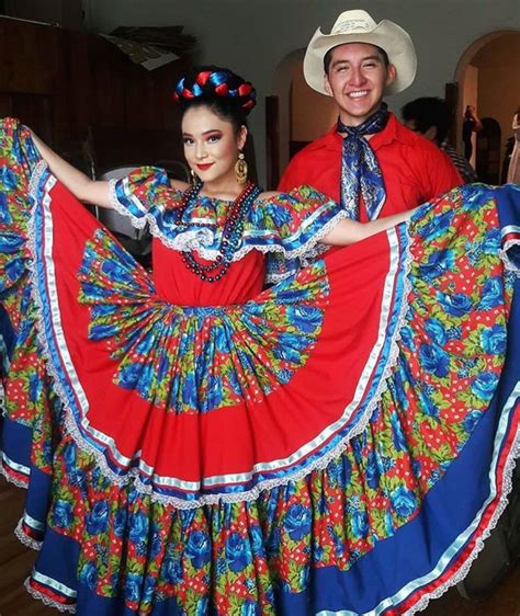 Traditional Mexican Dance Outfits