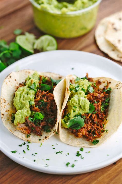 Slow Cooker Mexican Pulled Pork Tacos #Recipe - My Favorite Recipes