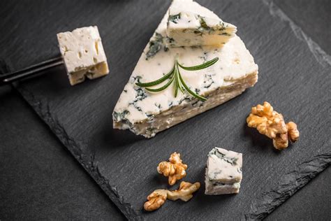 Looking For Gorgonzola Cheese Substitutes? Here Are 5 Good Choices ...