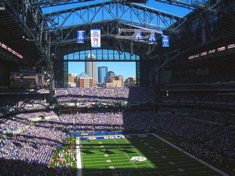 Indianapolis Colts Stadium / Indianapolis Colts Family Benefits Include ...