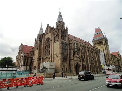 Manchester Museum: how to get there, opening hours