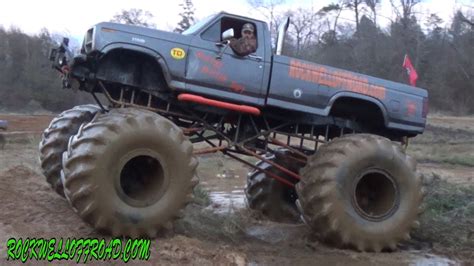 Big Trucks Mudding