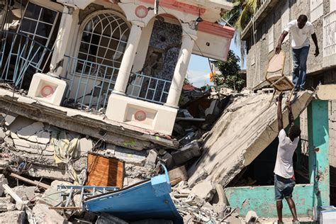 Haiti Quake Death Toll Nears 1,300 as U.S. Deploys Search Teams - Bloomberg