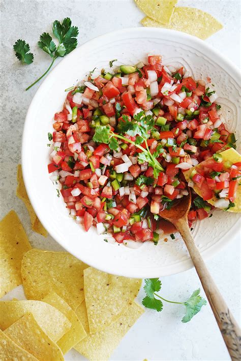 Pico de Gallo (Salsa Fresca) Authentic Recipe | Muy Delish