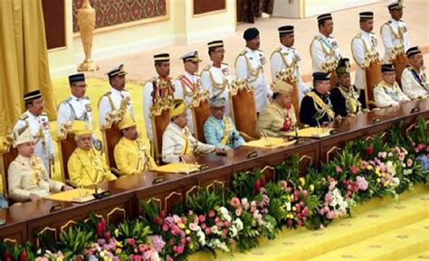 Mesyuarat Khas Majlis Raja-Raja Diharap Rungkai Kemelut Politik – Sabah ...