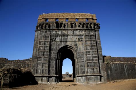 Raigad Fort at Mahad, Maharashtra: Facts about famous monuments