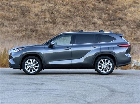 2021 Toyota Highlander Hybrid Test Drive Review - CarGurus.ca