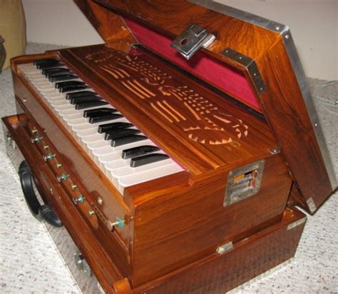 Types of Harmoniums – Tucson Harmonium