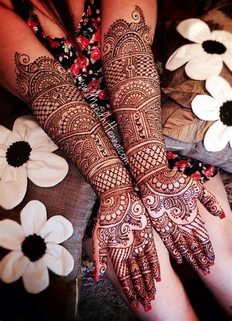 10 Best Bridal Hand Mehndi Designs For Your Wedding Day