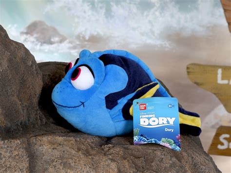 Dan the Pixar Fan: Finding Dory: Bandai Toys Plush Dory