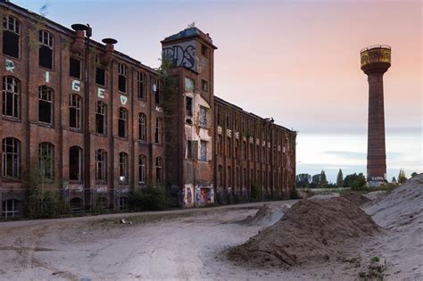 Famous abandoned factories that preserve a world gone forever ...