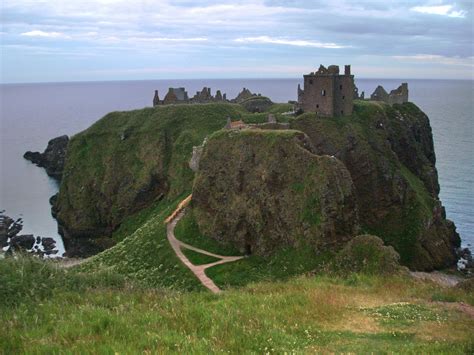 File:Dunnottar Castle.JPG - Wikimedia Commons