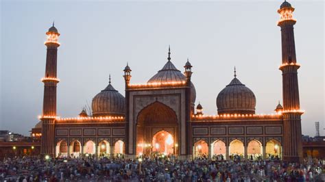 Eid-Ul-Fitr 2023: 6 Mosques In Delhi That Are A Must Visit On This ...