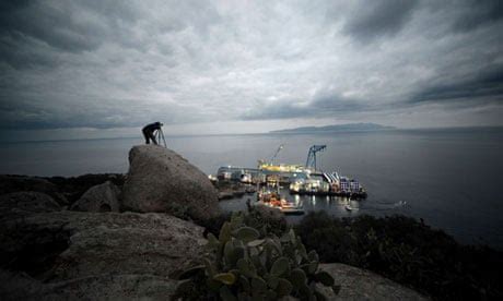 Costa Concordia: survivors and islanders mark disaster's anniversary ...