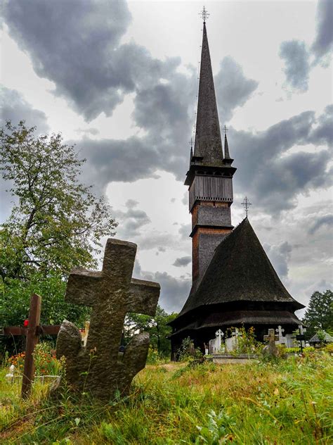 Photographing the Wooden Churches of Maramures – tips for taking ...