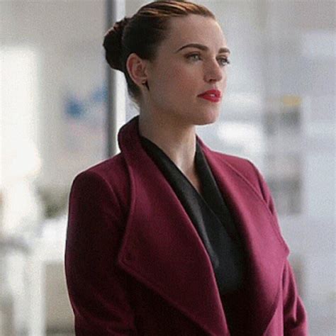 [Winter inspo] Whoever styled Katie McGrath in “Supergirl” knows her ...